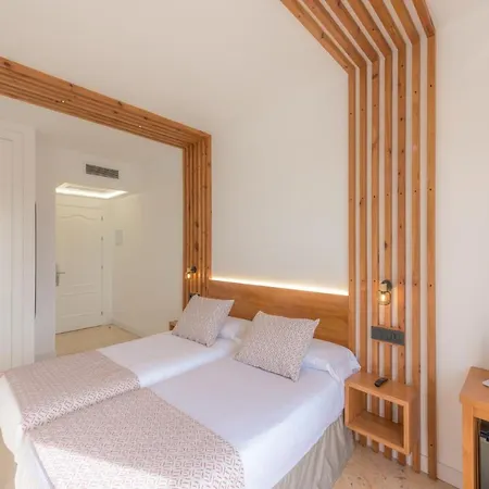 Boutique Sibarys - Adults Recommended