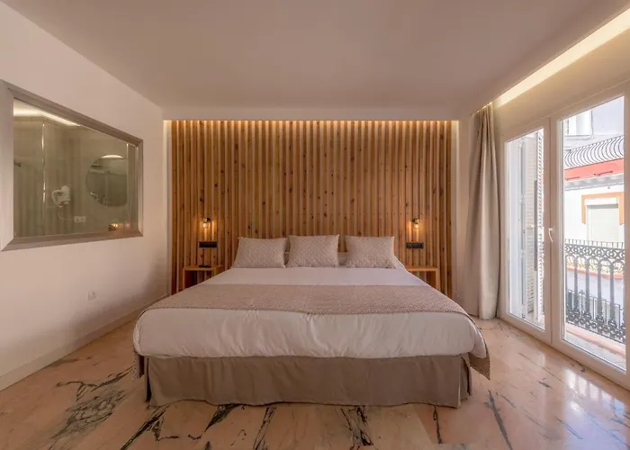 Boutique Sibarys - Adults Recommended