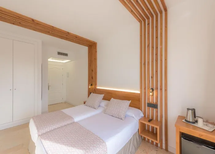 Boutique Sibarys - Adults Recommended