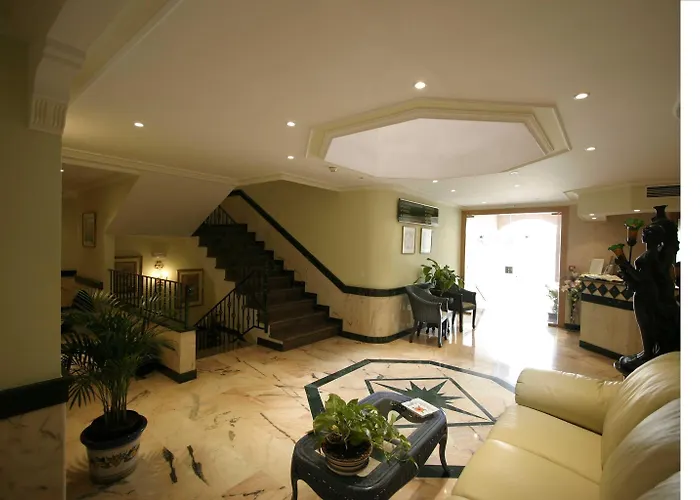 Boutique Sibarys - Adults Recommended