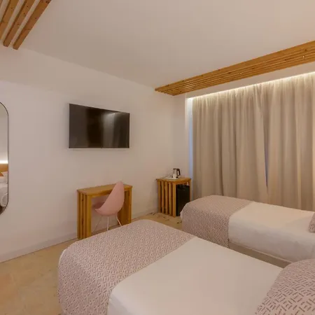 Boutique Sibarys - Adults Recommended